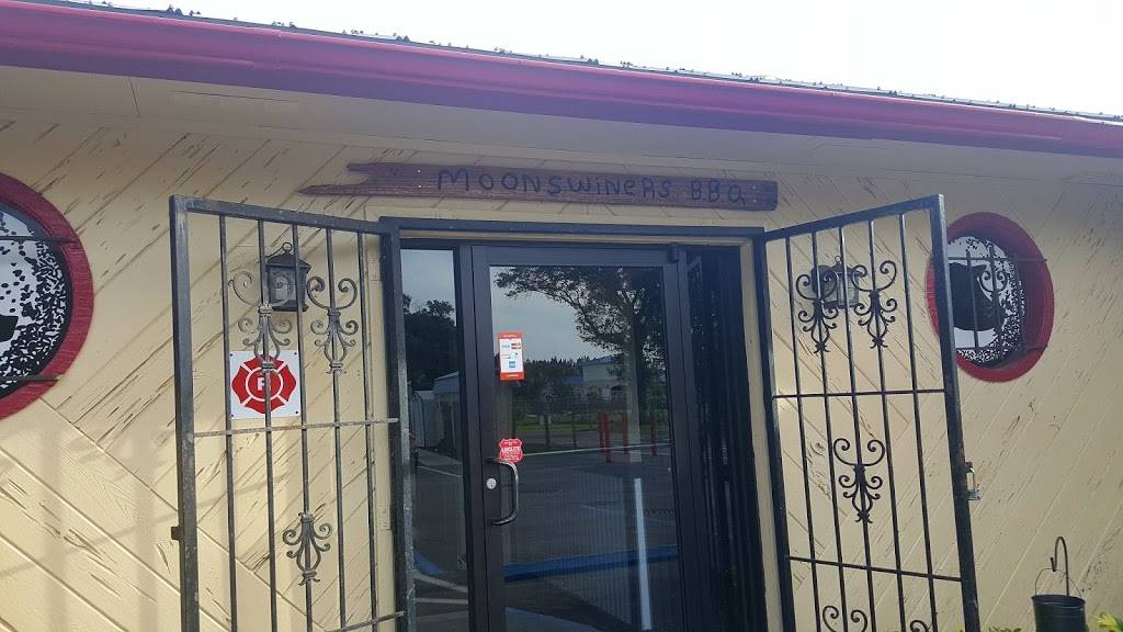 Moonswiners Bar-B-Q | meal takeaway | 3900 Okeechobee Rd, Fort Pierce, FL 34947, USA | 7724646766 OR +1 772-464-6766