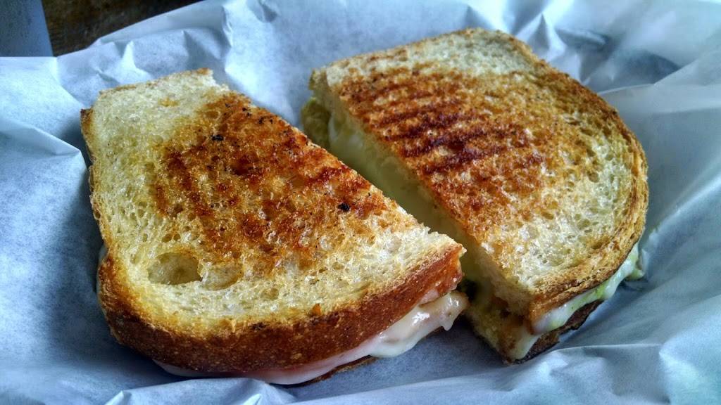 Chomp N Swig | restaurant | 5203 Geary Blvd, San Francisco, CA 94118, USA | 6282802463 OR +1 628-280-2463