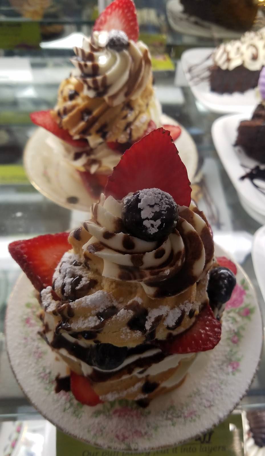 Purple Feather Cafe & Treatery | meal takeaway | 334 Commercial St, Provincetown, MA 02657, USA | 5084879100 OR +1 508-487-9100