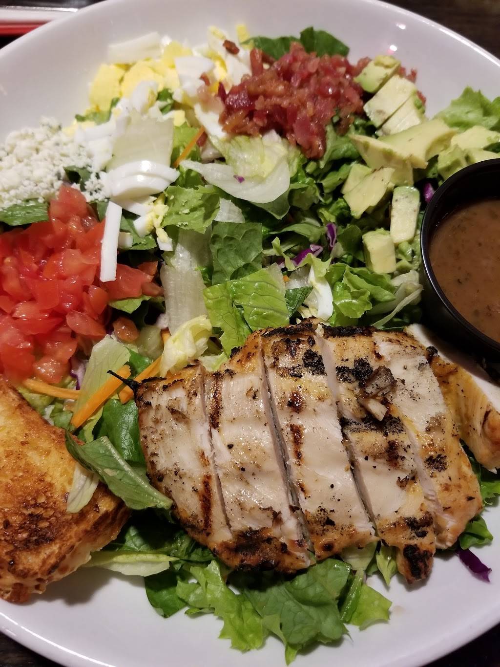 Red Robin Gourmet Burgers and Brews | restaurant | 1218 N Retail Ct, Myrtle Beach, SC 29577, USA | 8436262920 OR +1 843-626-2920