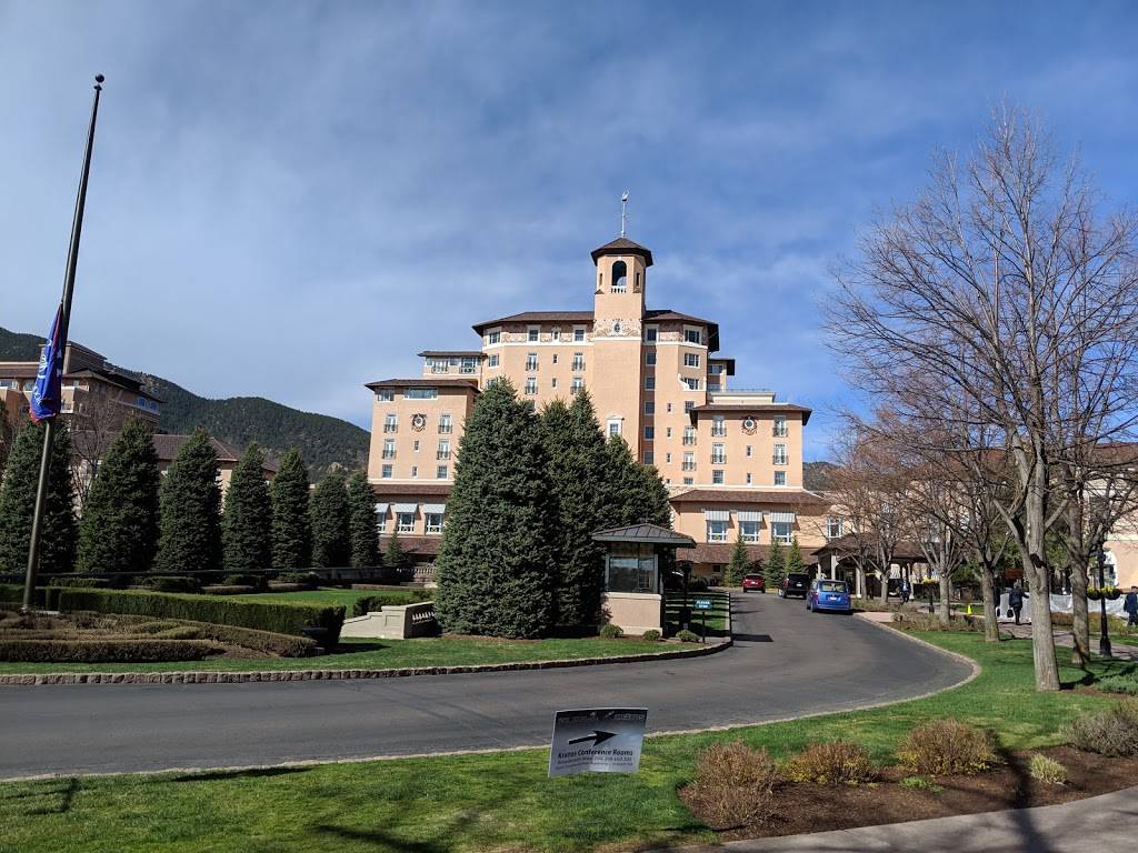 The Broadmoor | restaurant | 1 Lake Ave, Colorado Springs, CO 80906, USA | 8007555011 OR +1 800-755-5011