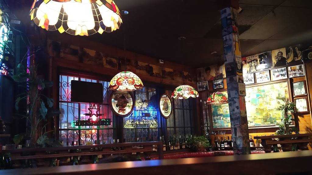 Raffallos Pizza | meal delivery | 1657 N La Brea Ave, Los Angeles, CA 90028, USA | 3238514022 OR +1 323-851-4022