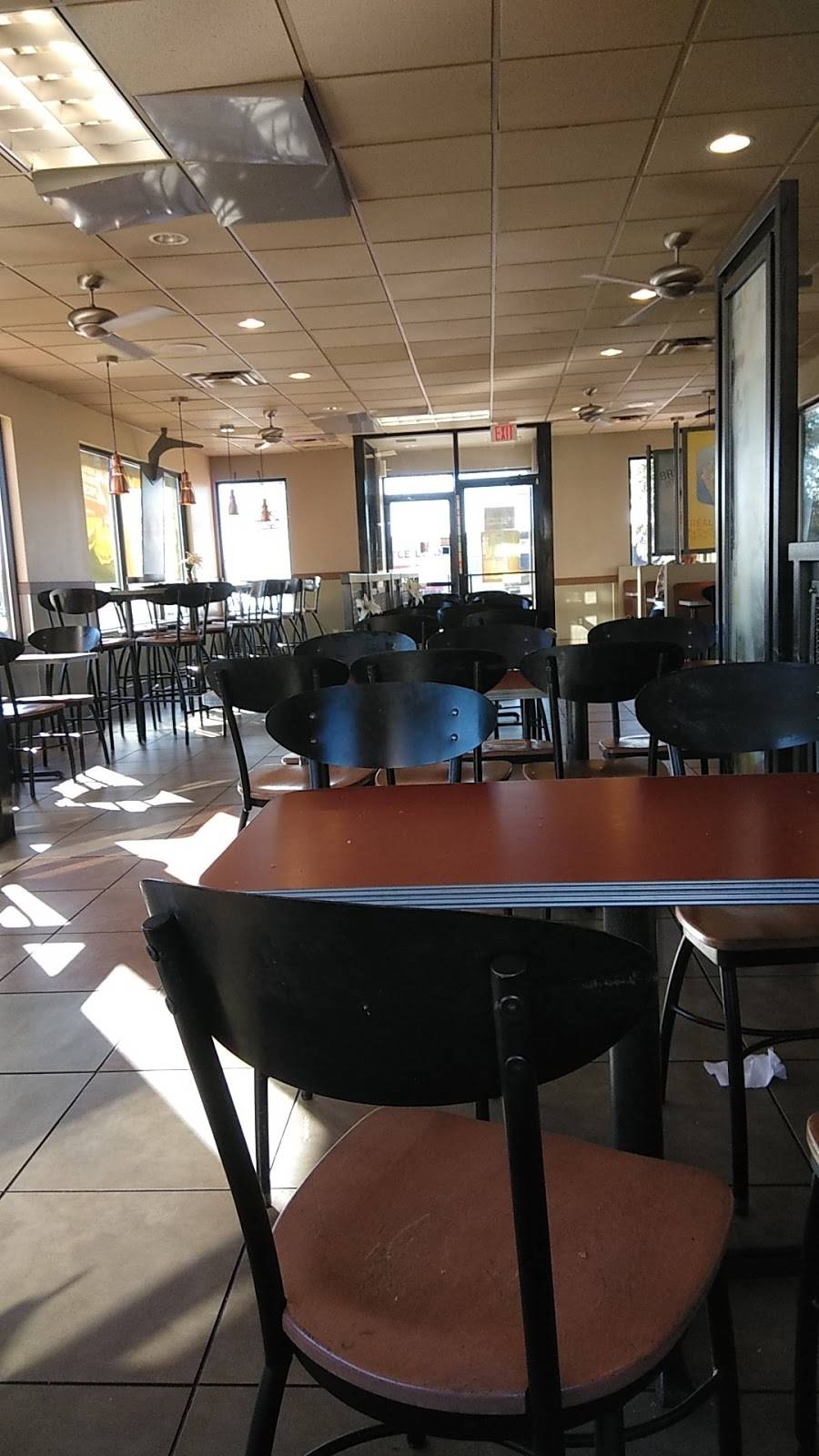 Jack in the Box | restaurant | 328 W University Dr, Denton, TX 76201, USA | 9404848068 OR +1 940-484-8068