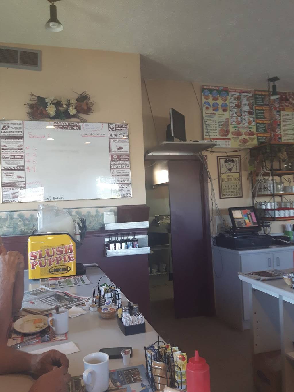 Le Cachot | restaurant | 1030 Chemin de Milton, Saint-Valérien-de-Milton, QC J0H 2B0, Canada | 4505492223 OR +1 450-549-2223