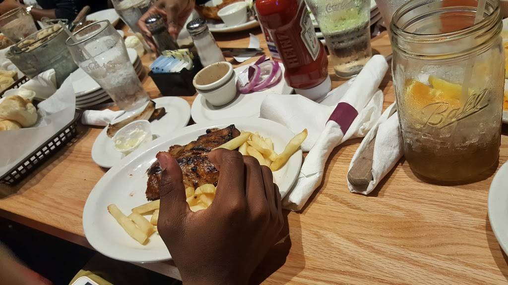 Logans Roadhouse | restaurant | 4511 Hwy 17 S, North Myrtle Beach, SC 29582, USA | 8432723435 OR +1 843-272-3435