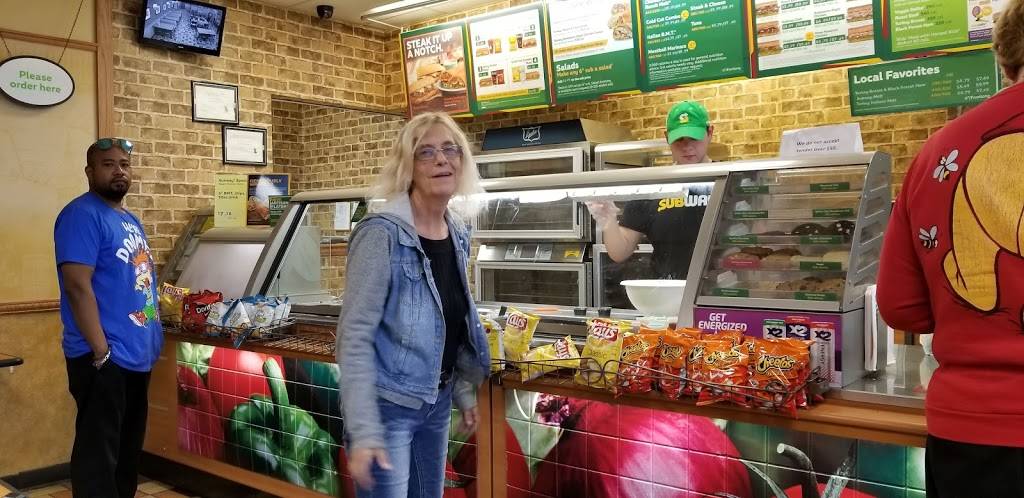 Subway Restaurants | restaurant | 28 NW 67th St, Lawton, OK 73505, USA | 5805360400 OR +1 580-536-0400