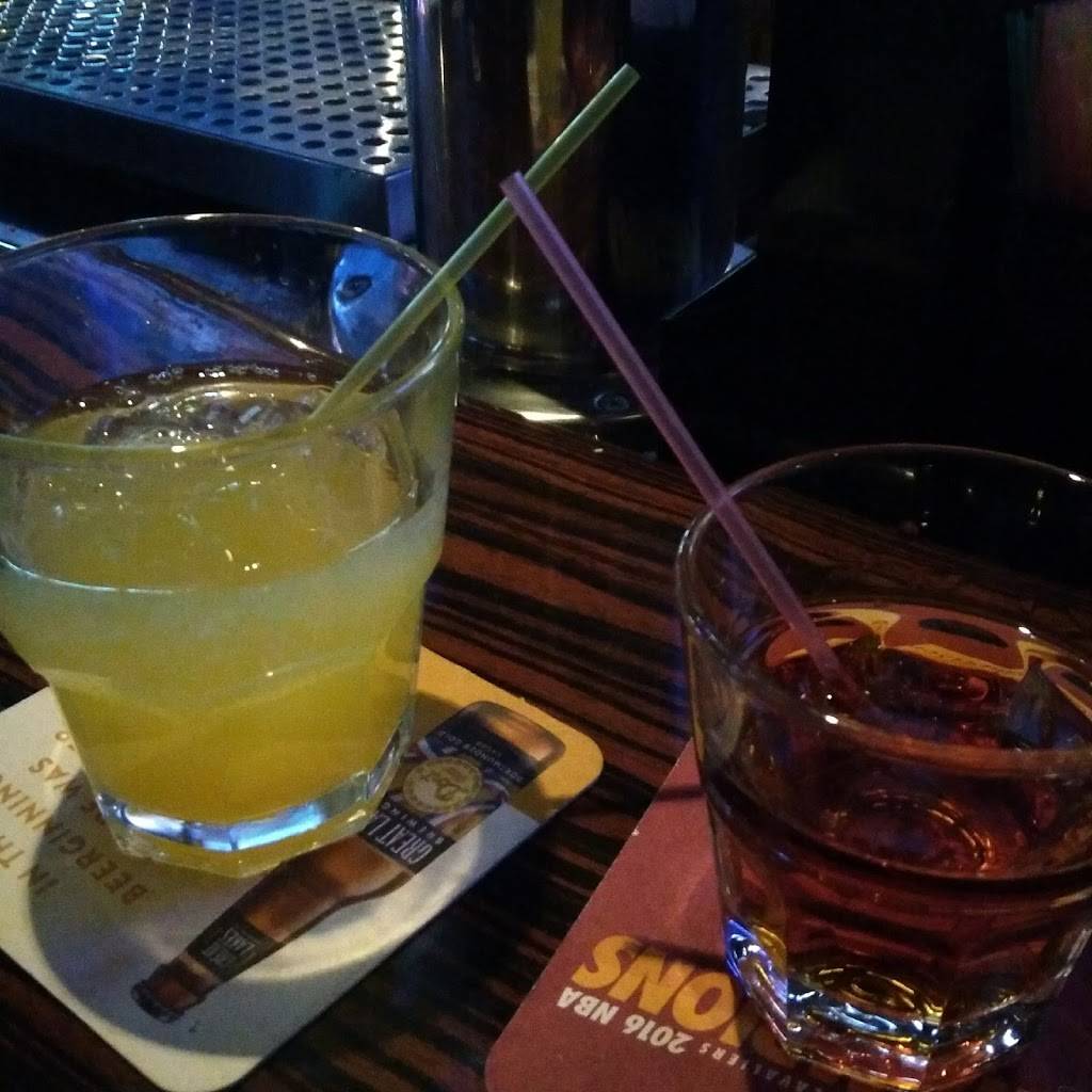 Oasis Pub & Grill | restaurant | 3403 Croton Ave, Cleveland, OH 44115, USA | 2164269999 OR +1 216-426-9999