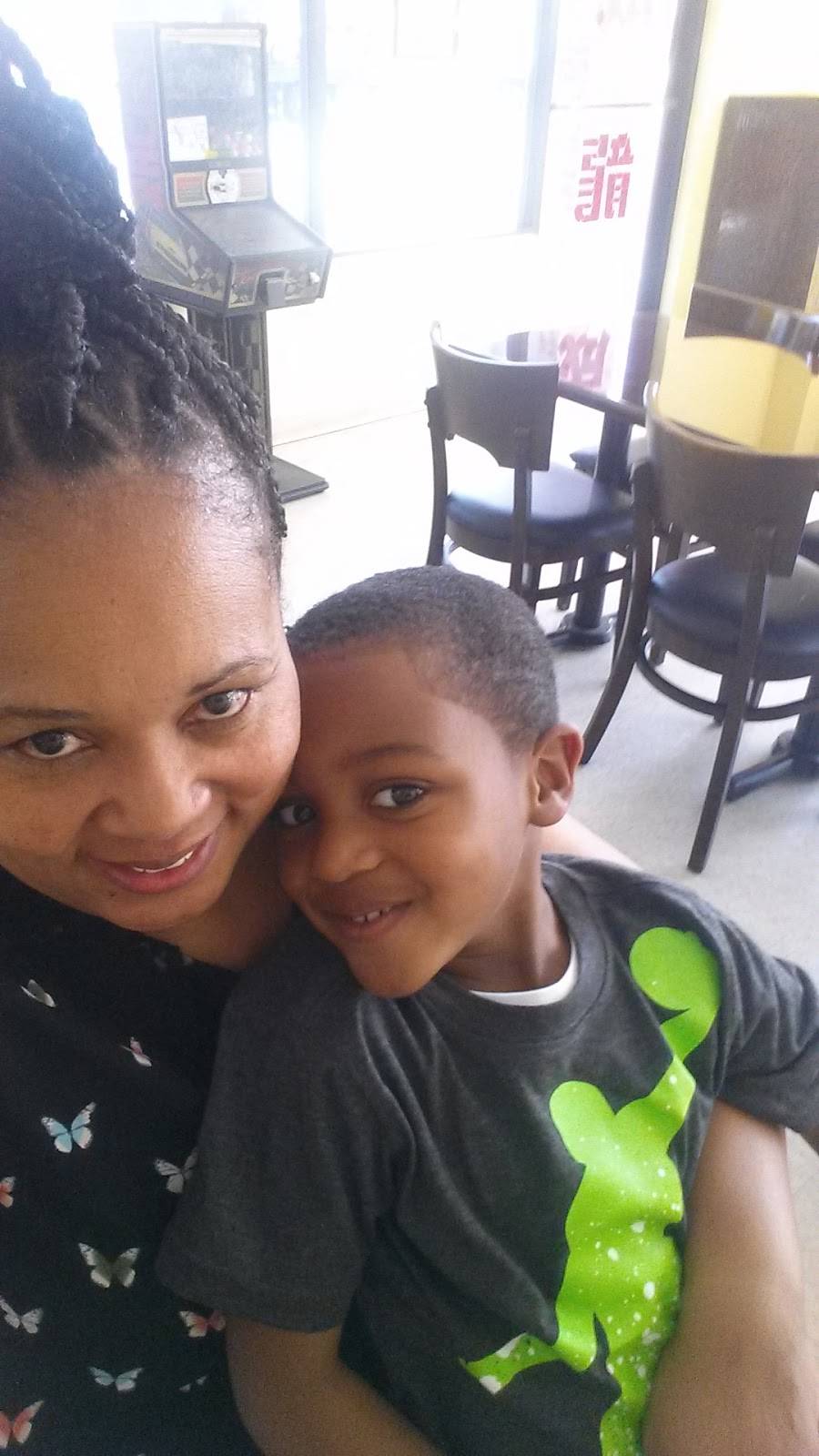 Egg-Roll Express | restaurant | 1807 Decker Blvd # 12, Columbia, SC 29206, USA | 8037876420 OR +1 803-787-6420