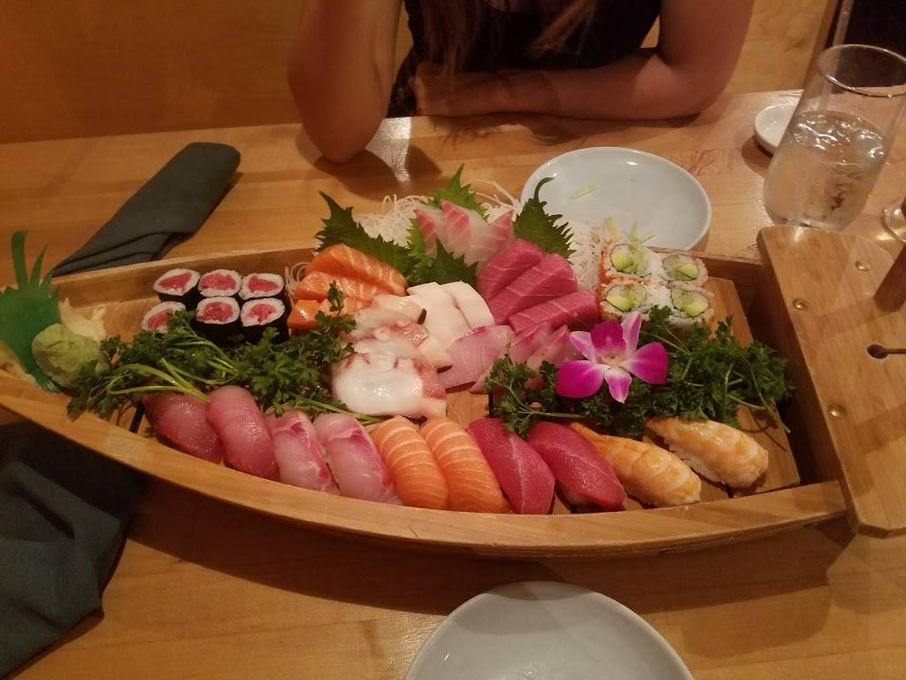 New Ginza | restaurant | 4503, 63-65 Galen St, Watertown, MA 02472, USA | 6179232100 OR +1 617-923-2100