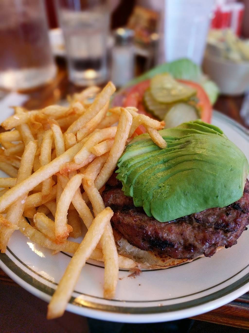 Edwards | restaurant | 136 W Broadway, New York, NY 10013, USA | 2122336436 OR +1 212-233-6436