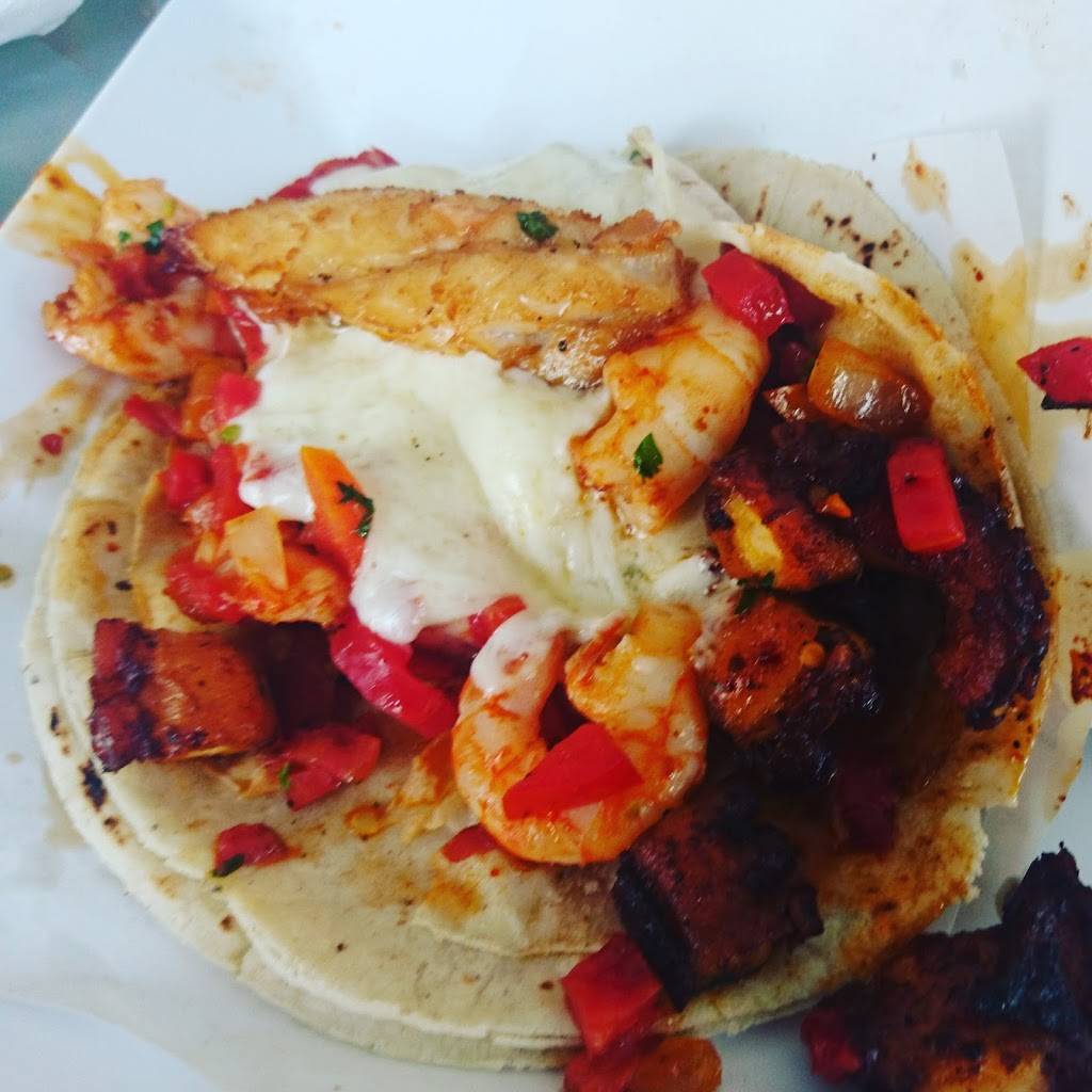 Mariscos El Mazateño Tijuana | restaurant | Int 20-22, Blvd. Industrial 19075, Cd Industrial, 22444 Tijuana, B.C., Mexico | 016644498267 OR +52 664 449 8267