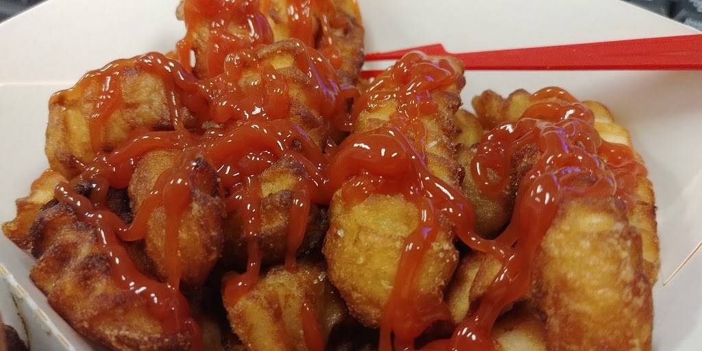 Nathans Famous | restaurant | 3710 Route 9 #2214, Freehold, NJ 07728, USA | 7324318550 OR +1 732-431-8550