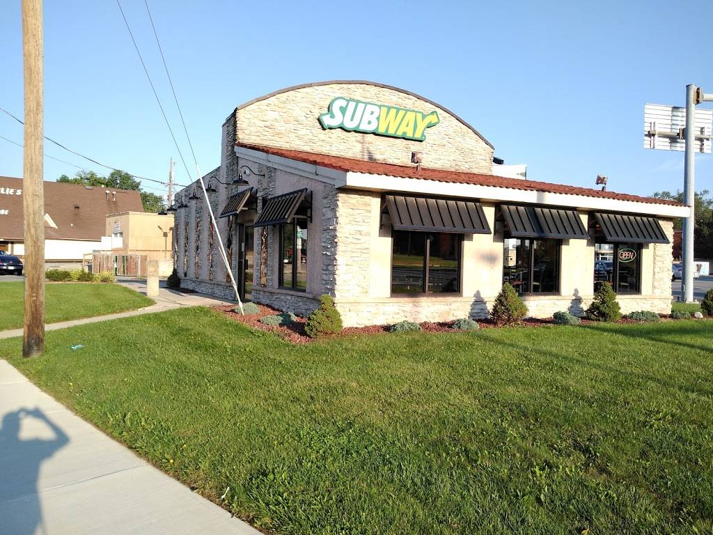 Subway | restaurant | 4011 Monroe St, Toledo, OH 43606, USA | 4194730836 OR +1 419-473-0836