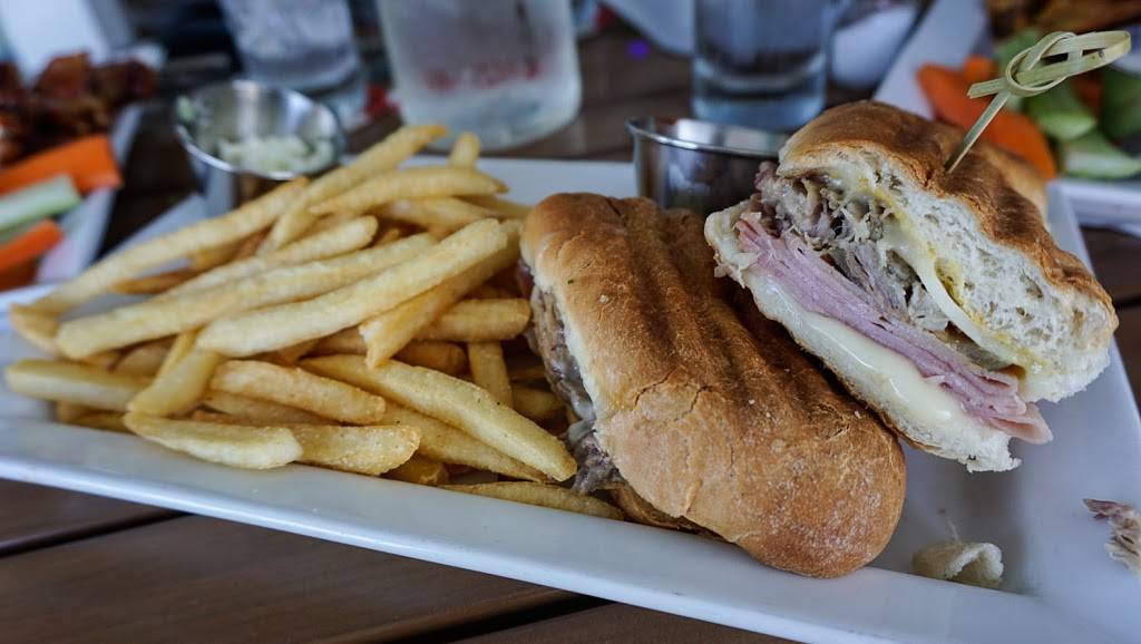 Beach Bar at Newport Pier | restaurant | 16501 Collins Ave, Sunny Isles Beach, FL 33160, USA | 3059571110 OR +1 305-957-1110