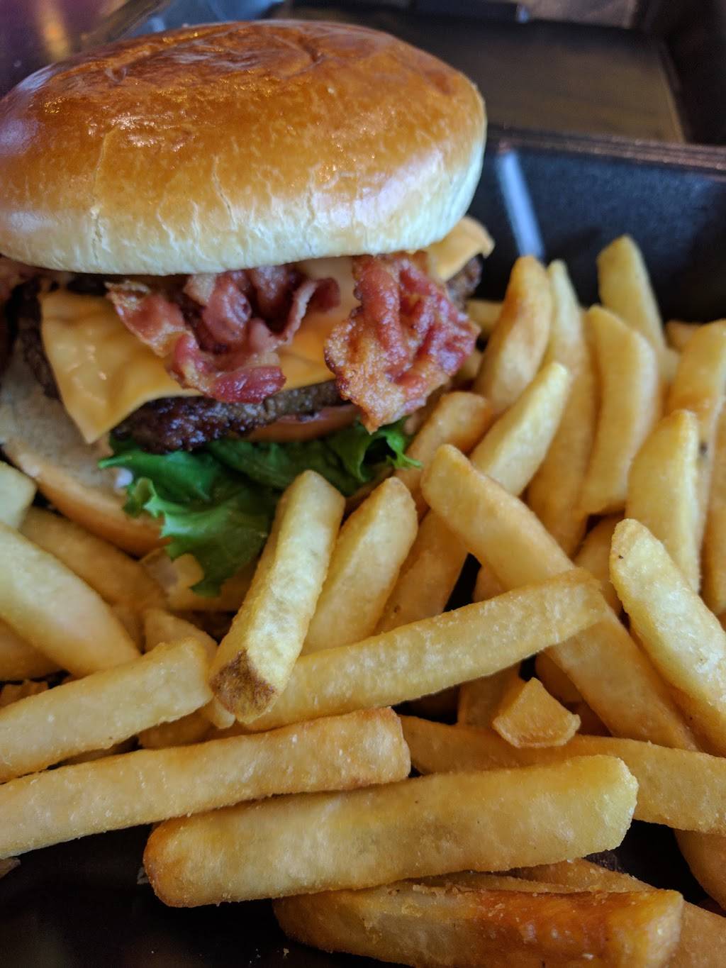 Friendlys | restaurant | 1 Harborside Dr Terminal A - Logan, Boston, MA 02128, USA | 6175616478 OR +1 617-561-6478