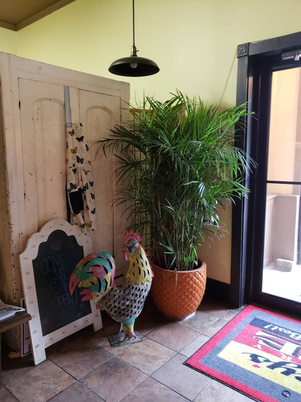 Mickeys Country Cafe | restaurant | 24487 Valley Dr, Bettendorf, IA 52722, USA | 5633595634 OR +1 563-359-5634