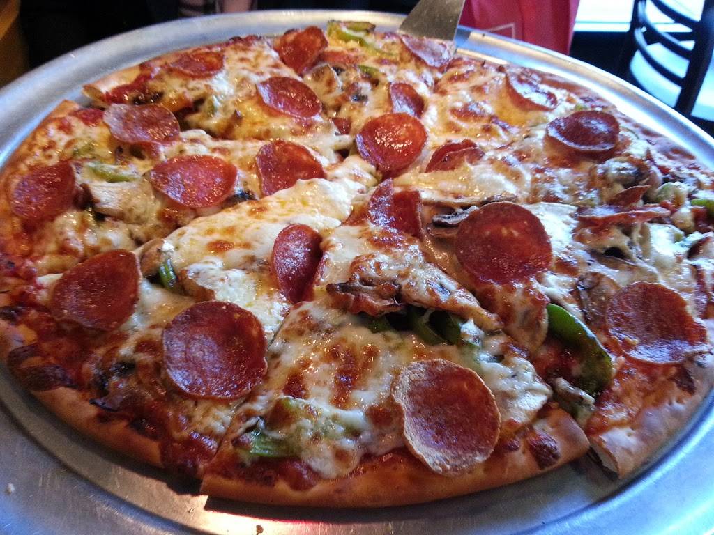 Pizzeria Aroma | restaurant | 1125 W Berwyn Ave, Chicago, IL 60640, USA | 7737694900 OR +1 773-769-4900