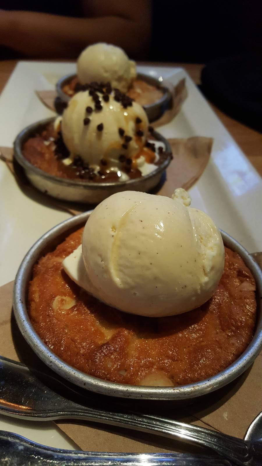 BJs Restaurant & Brewhouse | restaurant | 8285 Red Bug Lake Rd, Oviedo, FL 32765, USA | 4072782080 OR +1 407-278-2080