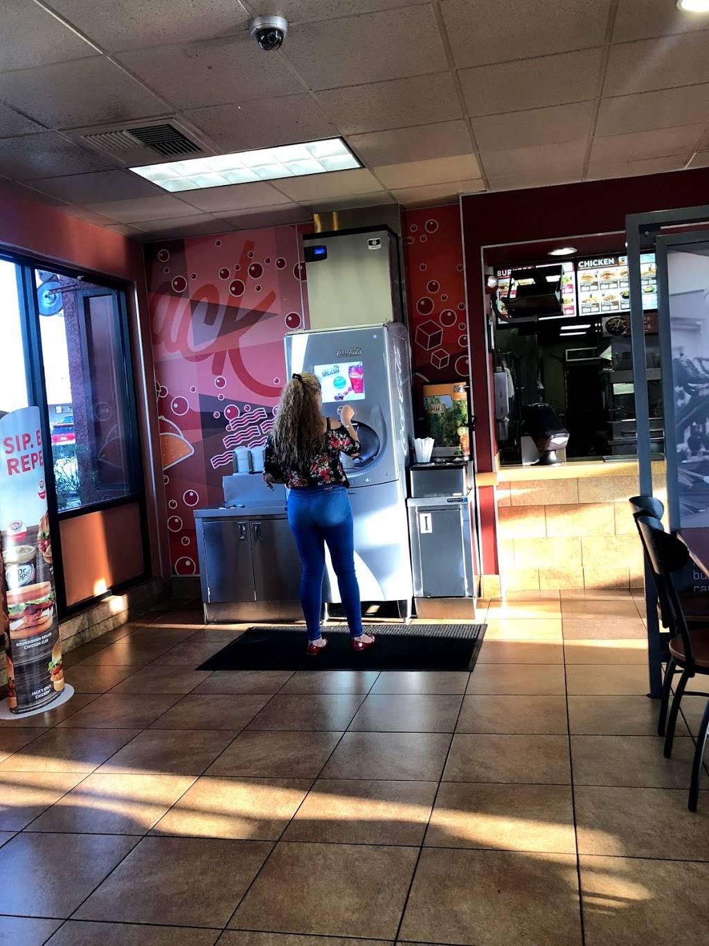 Jack in the Box | restaurant | 9530 E 22nd St, Tucson, AZ 85748, USA | 5207511881 OR +1 520-751-1881