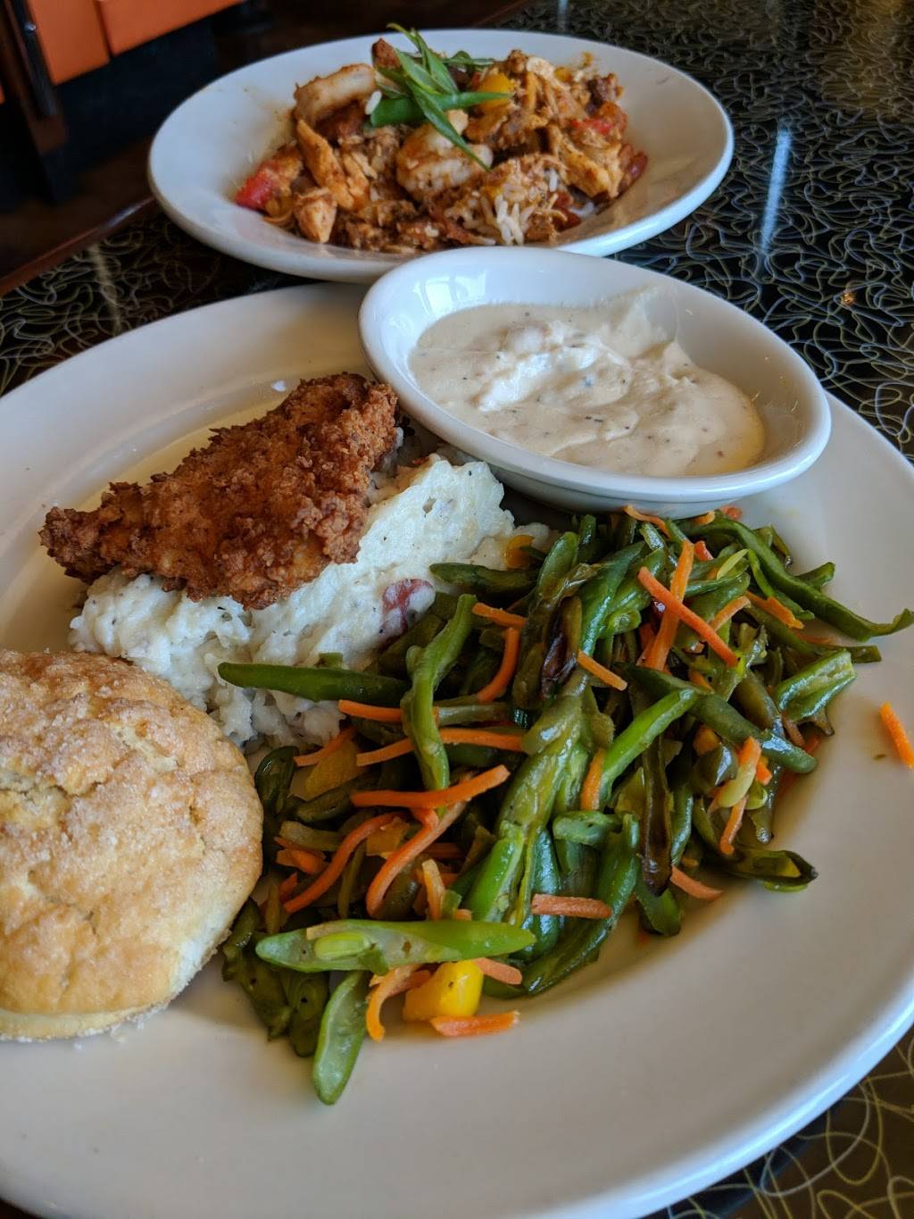 Lucilles Smokehouse Bar-B-Que | restaurant | 24201 W, Valencia Blvd, Valencia, CA 91355, USA | 6612551227 OR +1 661-255-1227