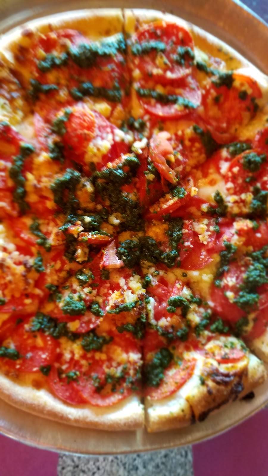 Salernos Apizza | restaurant | 1398 Barnum Ave, Stratford, CT 06614, USA | 2033772436 OR +1 203-377-2436