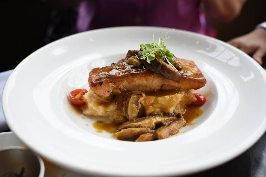 Surfish Bistro | restaurant | 550 3rd Ave, Brooklyn, NY 11215, USA | 7187888070 OR +1 718-788-8070