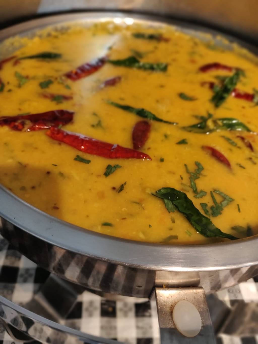 Siri Indian Restaurant | restaurant | 1520 W Taylor St, Chicago, IL 60607, USA | 3127667474 OR +1 312-766-7474