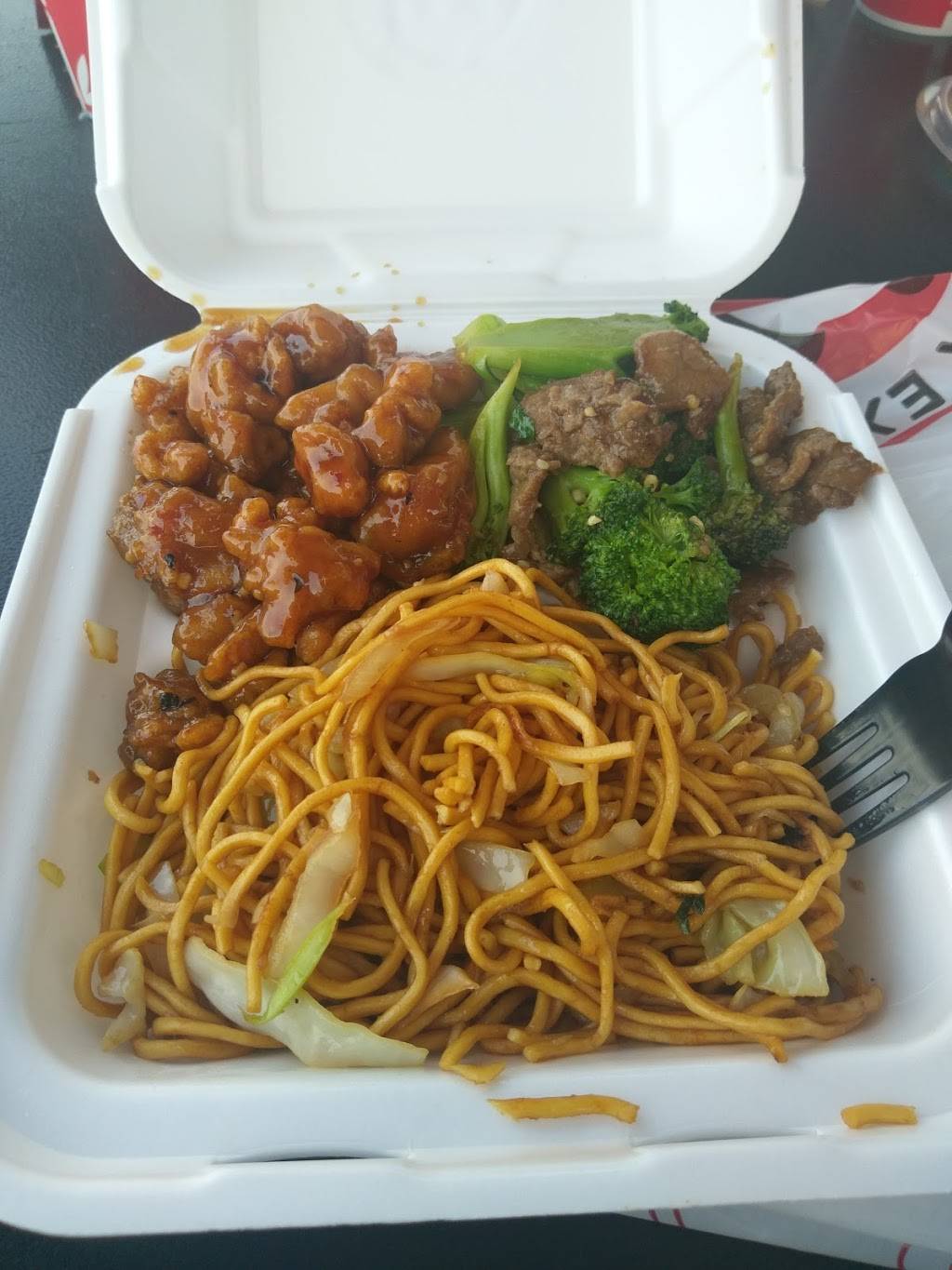 Panda Express | restaurant | 2399 N Hwy 67, Florissant, MO 63031, USA | 3148303654 OR +1 314-830-3654