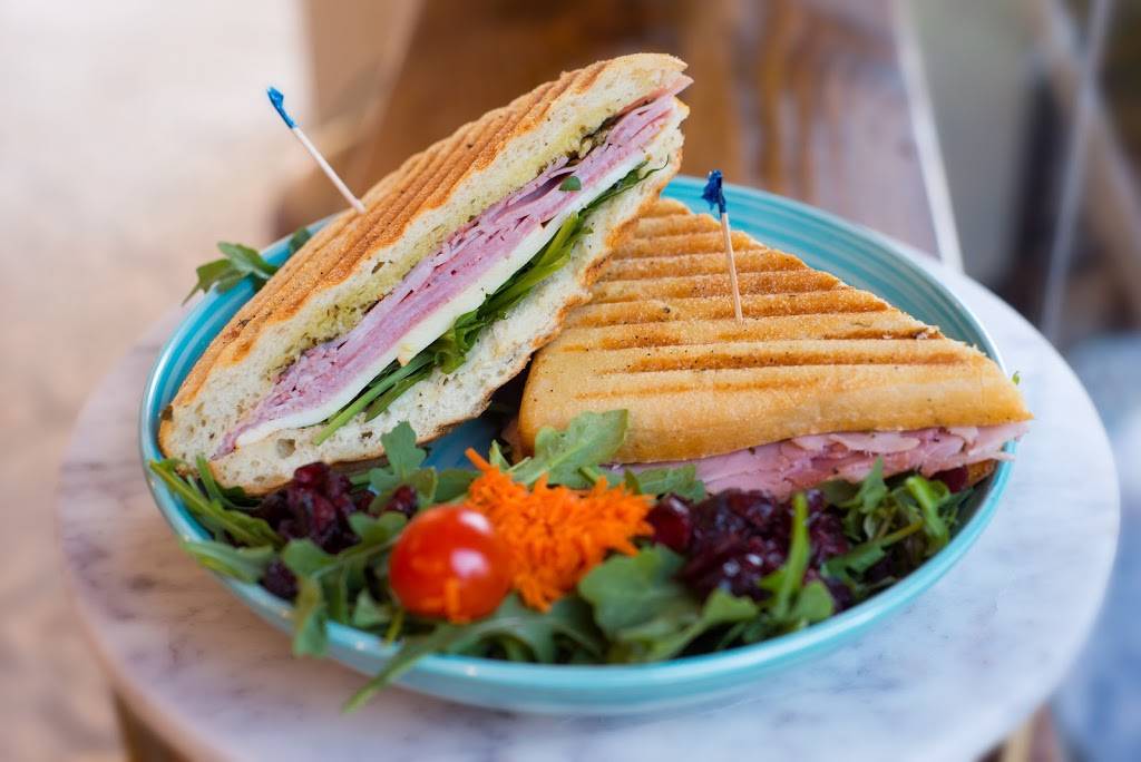 LEquipe Cafe & Salad Bar | cafe | 11301 W Olympic Blvd Ste 123, Los Angeles, CA 90064, USA | 4248327877 OR +1 424-832-7877