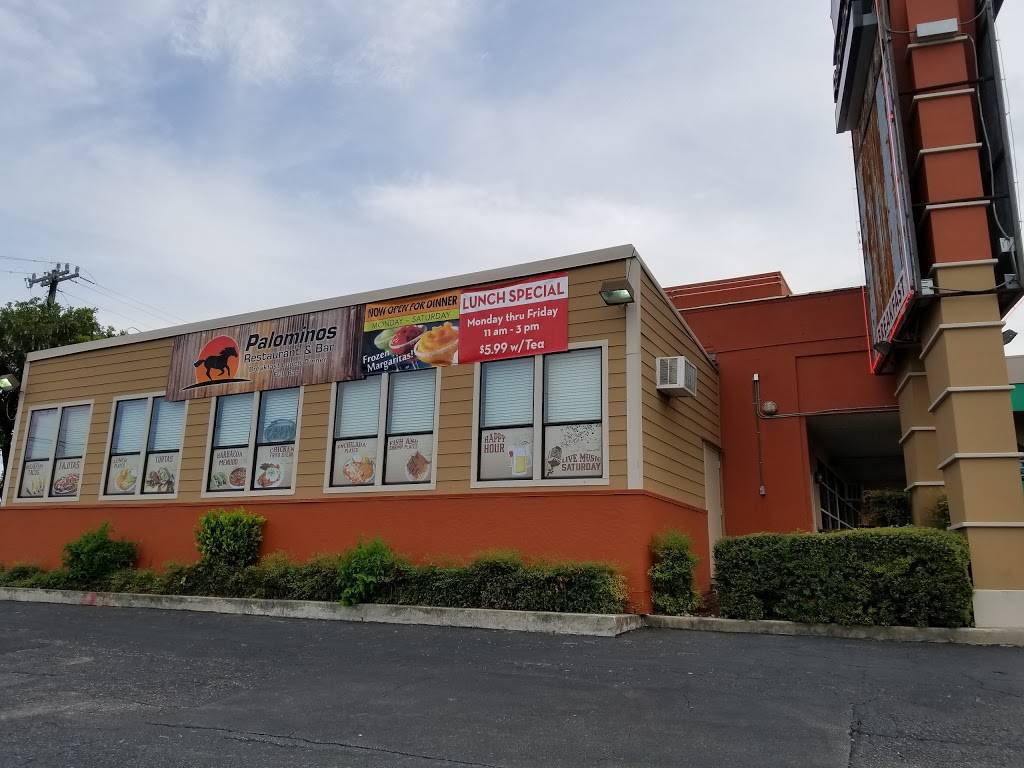 Palominos Restaurant & Bar | restaurant | 5720 Bandera Rd, San Antonio, TX 78238, USA | 2109512316 OR +1 210-951-2316
