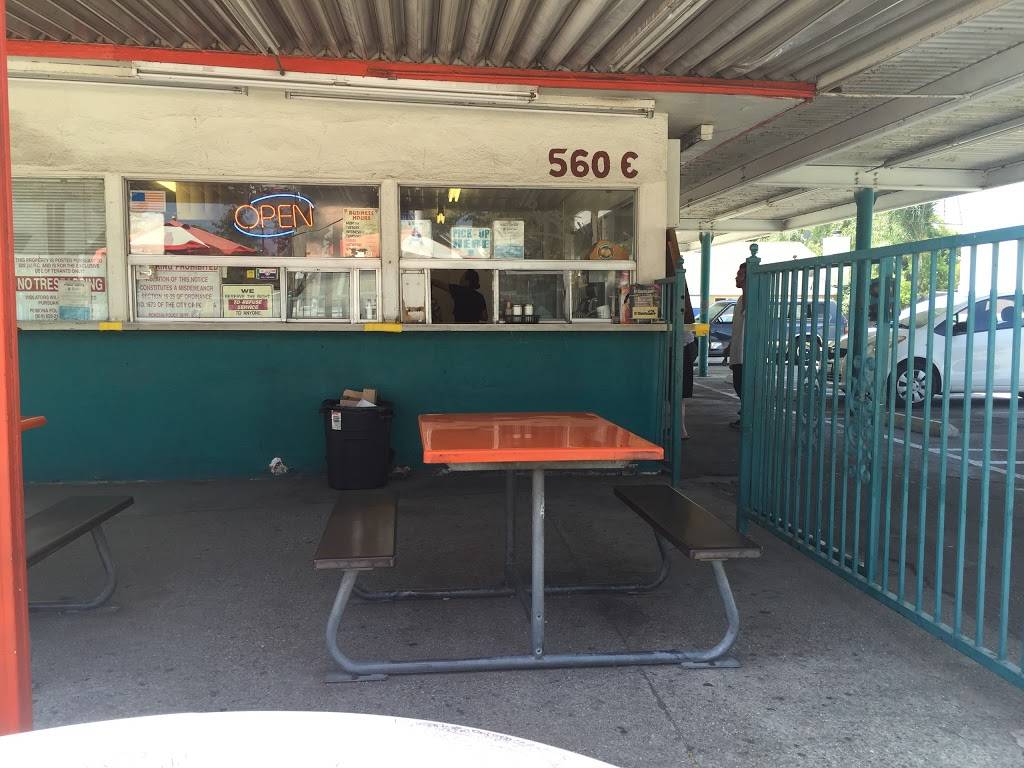 K & F Burgers | restaurant | 560 E Holt Ave, Pomona, CA 91767, USA | 9096231313 OR +1 909-623-1313