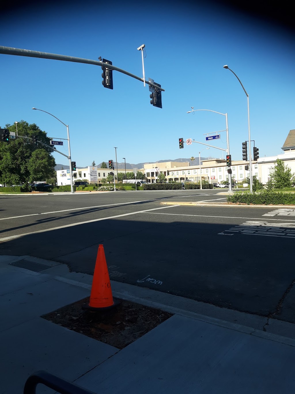 Starbucks | cafe | 735 S Main St, Corona, CA 92882, USA | 9518991329 OR +1 951-899-1329