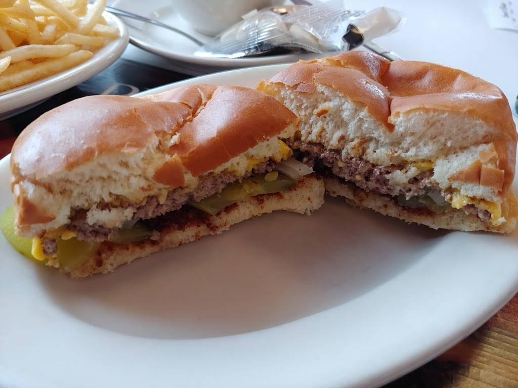 Steak n Shake | restaurant | 325 S Veterans Pkwy, Normal, IL 61761, USA | 3094542899 OR +1 309-454-2899