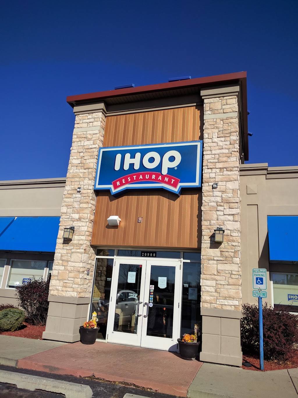 IHOP | restaurant | 20900 S Cicero Ave, Matteson, IL 60443, USA | 7087481813 OR +1 708-748-1813