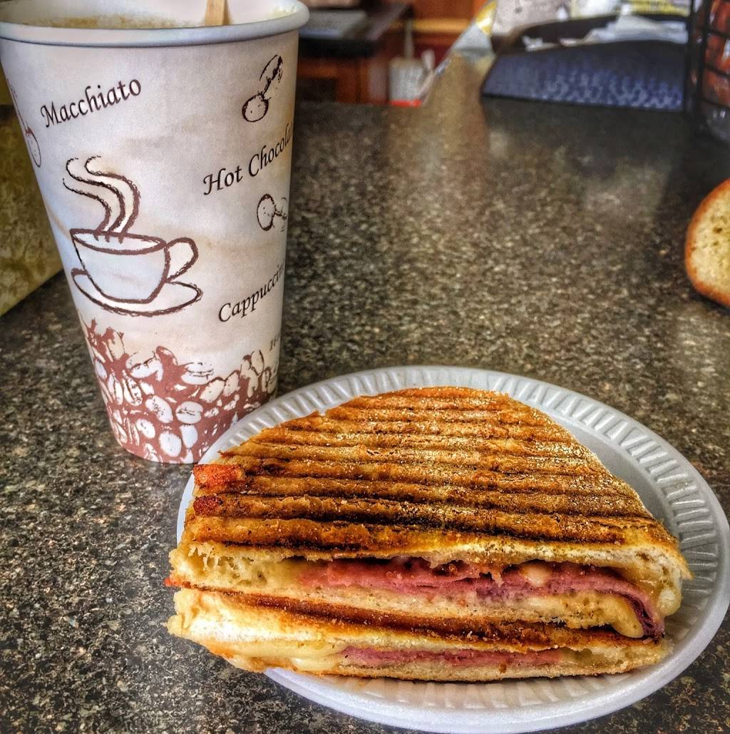 Euro Fresh Bakery | restaurant | 882 Horseblock Road, Farmingville, NY 11738, USA | 6317363600 OR +1 631-736-3600