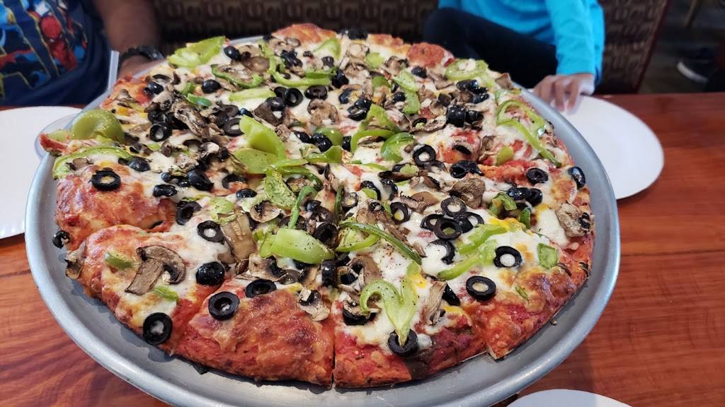 Bear Mountain Pizza | restaurant | 31074 E Kings Canyon Rd, Squaw Valley, CA 93675, USA | 5593329696 OR +1 559-332-9696