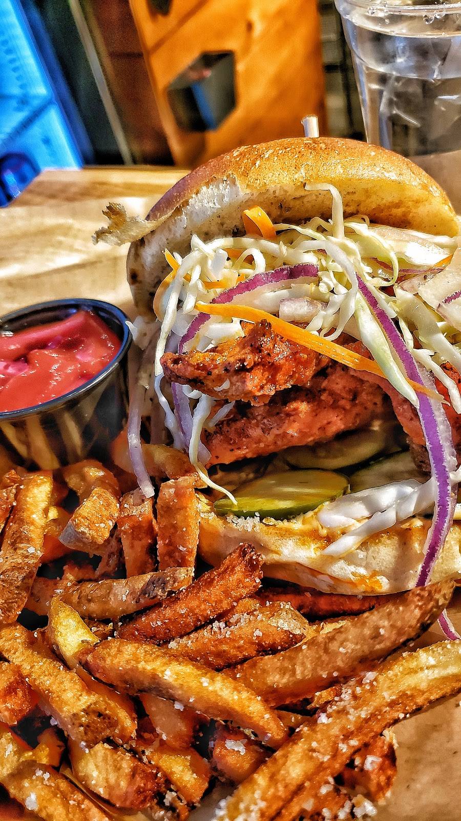 Carvers | restaurant | 435 Ionia Ave SW, Grand Rapids, MI 49503, USA | 6169802278 OR +1 616-980-2278