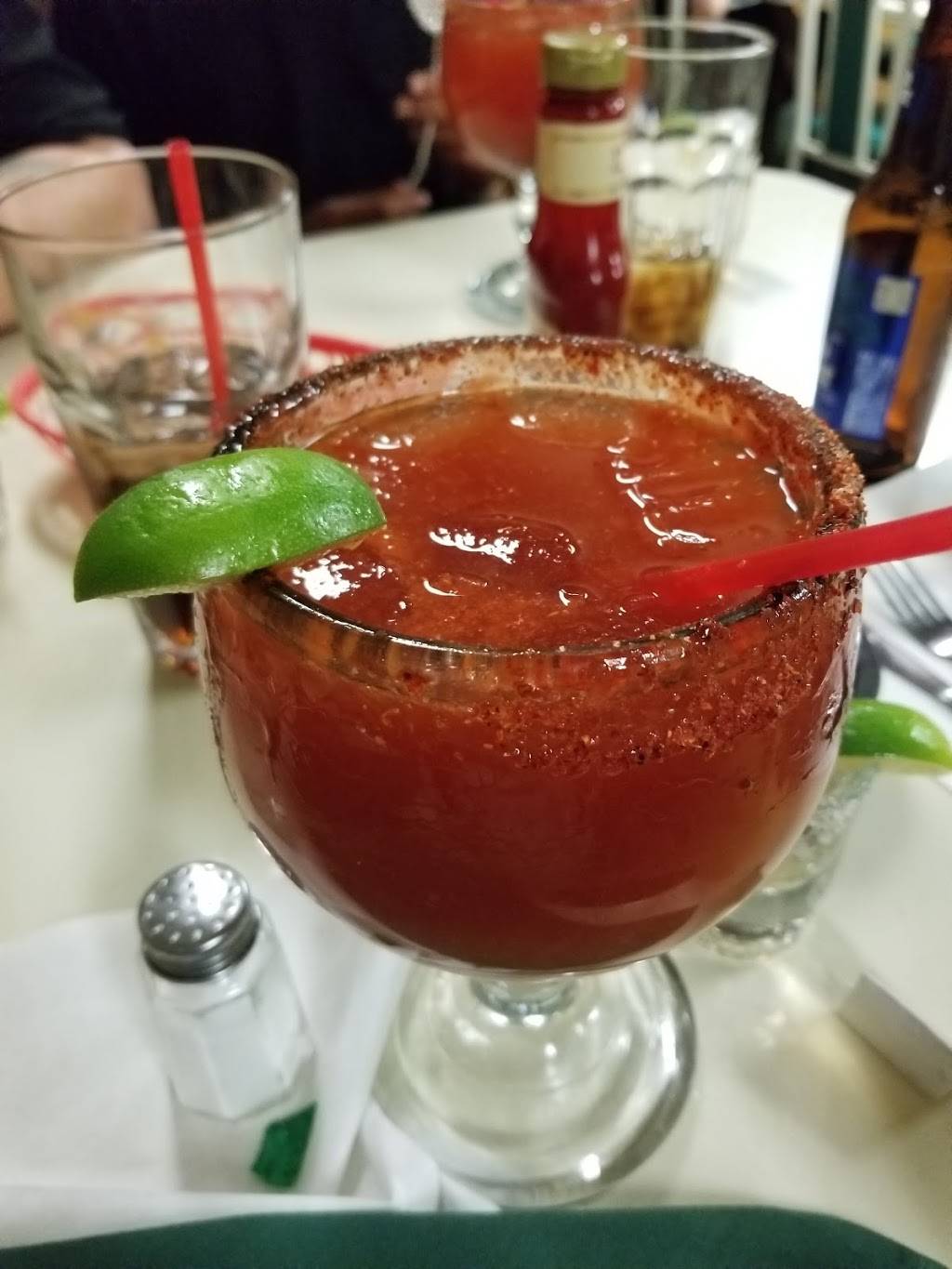 La Fiesta Mexican Food | restaurant | 22144 CA-18 #2, Apple Valley, CA 92307, USA | 7602408200 OR +1 760-240-8200