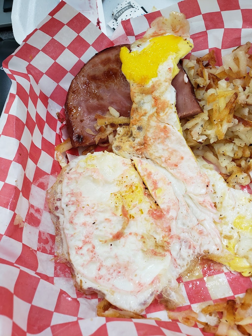 Marlins Restaurant | restaurant | 605 US-281, Aberdeen, SD 57401, USA | 6052255915 OR +1 605-225-5915