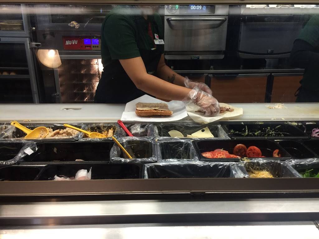 Subway Restaurants | restaurant | 800 N Alameda St, Unit K2, Los Angeles Union Station, Los Angeles, CA 90012, USA | 2136878757 OR +1 213-687-8757