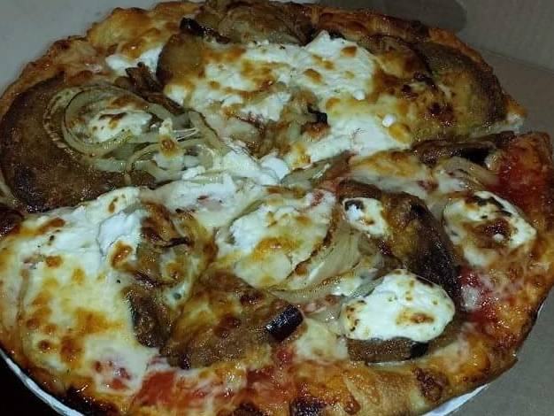 Giovannis Pizza & Roast Beef | restaurant | 672 Lowell St "CORNER OF LAKE ST &, Lowell St, Peabody, MA 01960, USA | 9785350293 OR +1 978-535-0293