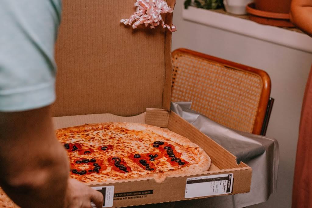 Papa Johns Pizza | restaurant | 8555 W Belleview Ave, Denver, CO 80123, USA | 3039328200 OR +1 303-932-8200