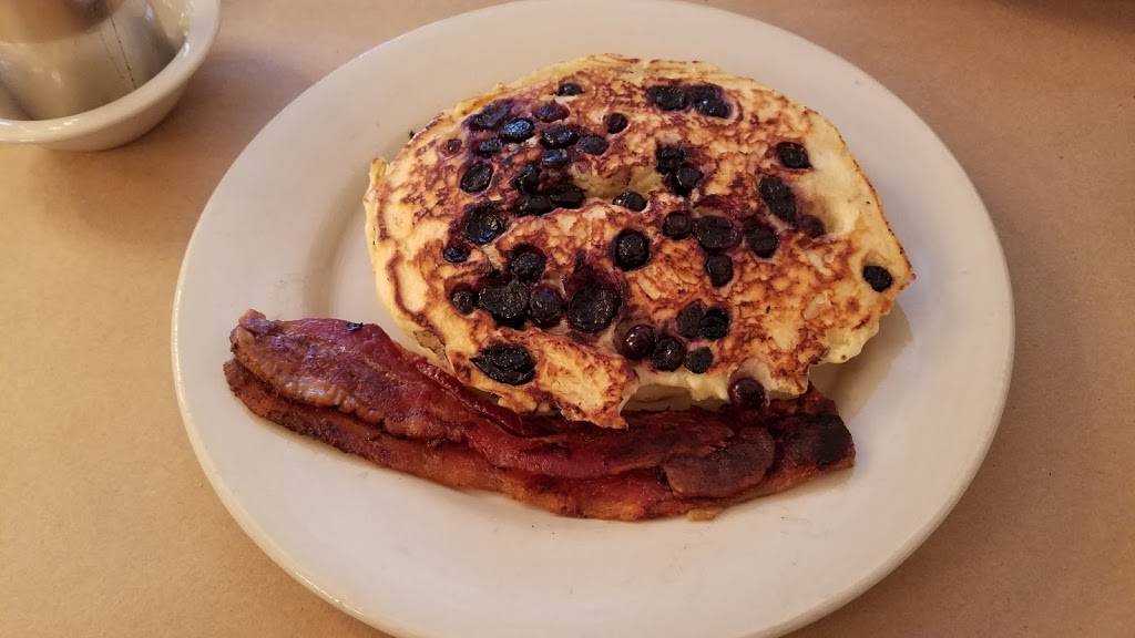 Palmers Village Café | cafe | 223 Mallery St, St Simons, GA 31522, USA | 9126345515 OR +1 912-634-5515