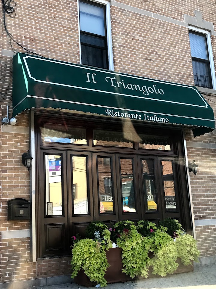 IL Triangolo | restaurant | 96-01 Corona Ave., Queens, NY 11368, USA | 7182711250 OR +1 718-271-1250