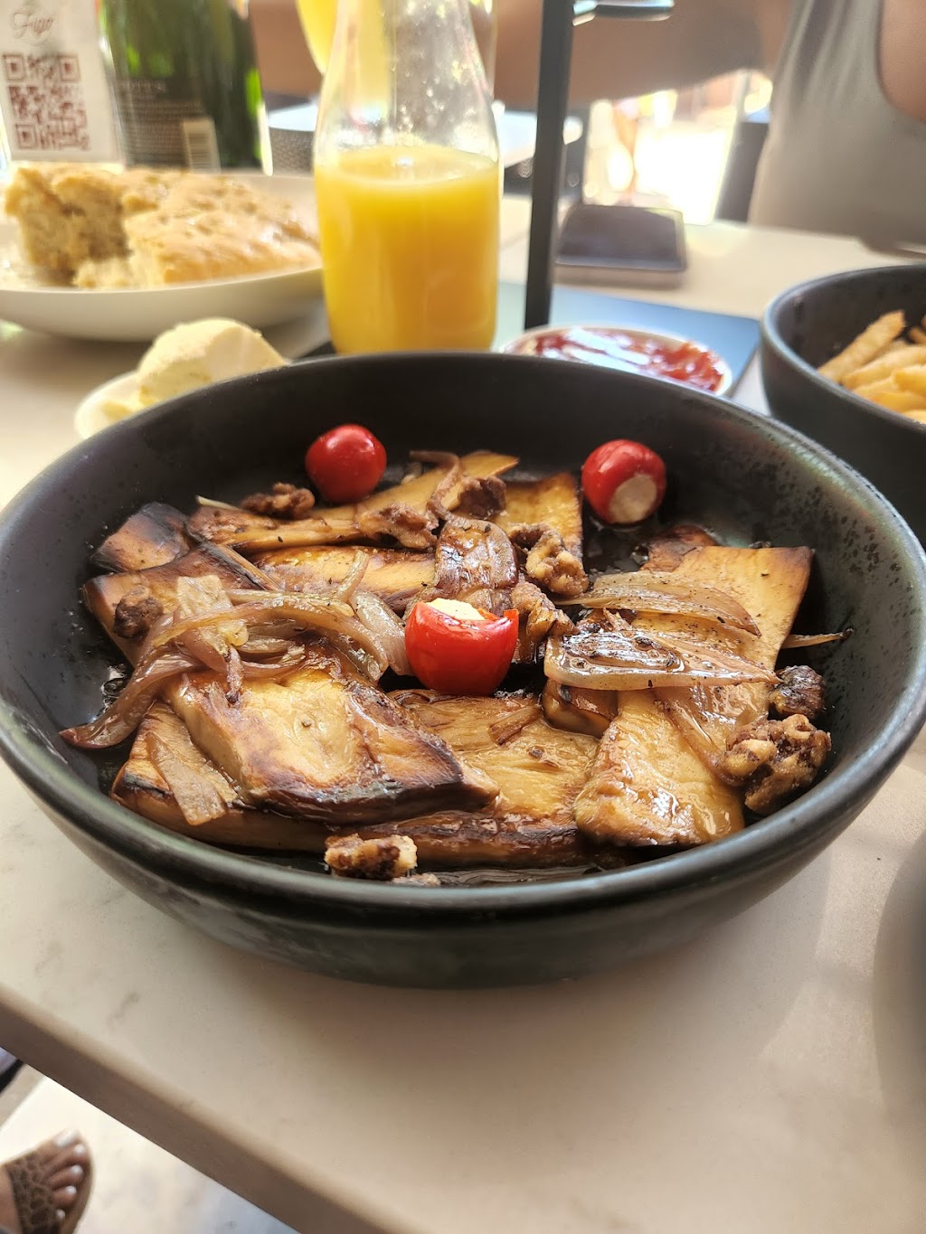 Figo | restaurant | Restaurant Side, 1033 N 2nd St, Philadelphia, PA 19123, USA | 2672459625 OR +1 267-245-9625