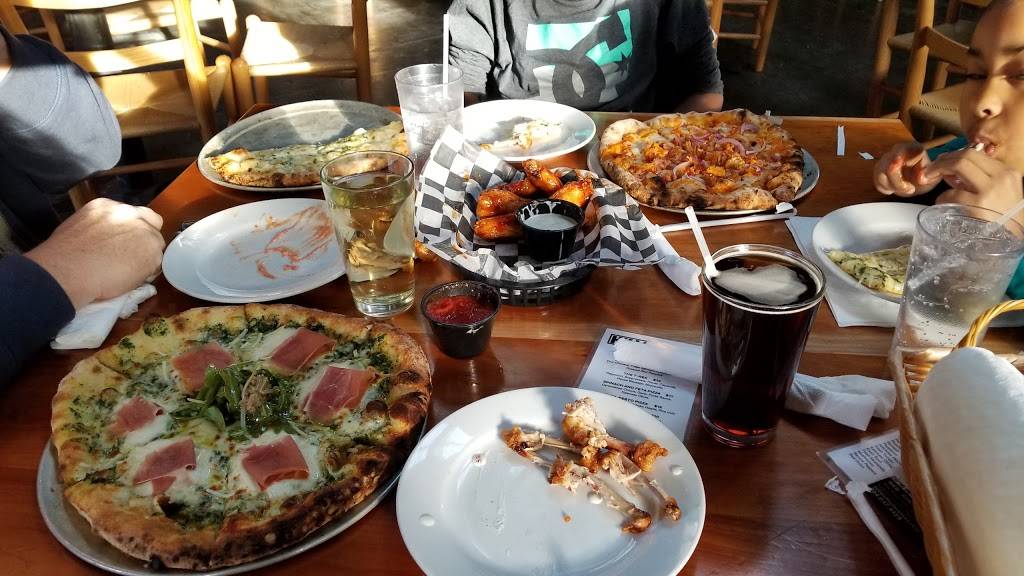 Hill and Holler Pizza | restaurant | 970 N Jefferson St, Lewisburg, WV 24901, USA | 3046474429 OR +1 304-647-4429