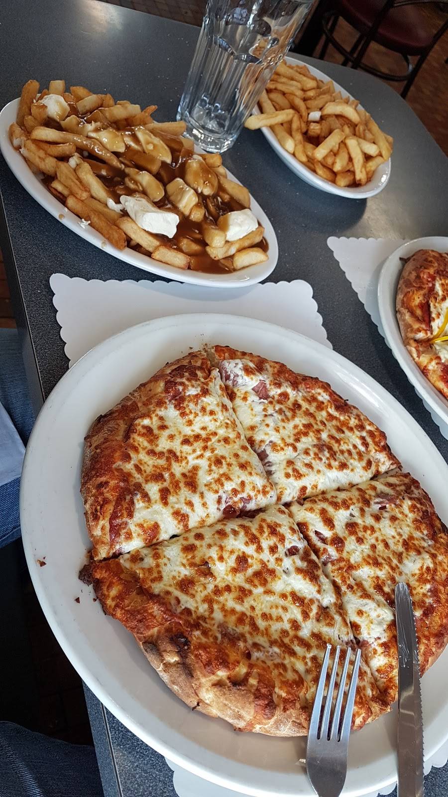 Restaurant Relais 117 | restaurant | 2100 Montée de la Pomme-dOr, Contrecoeur, QC J0L 1C0, Canada | 4505872676 OR +1 450-587-2676