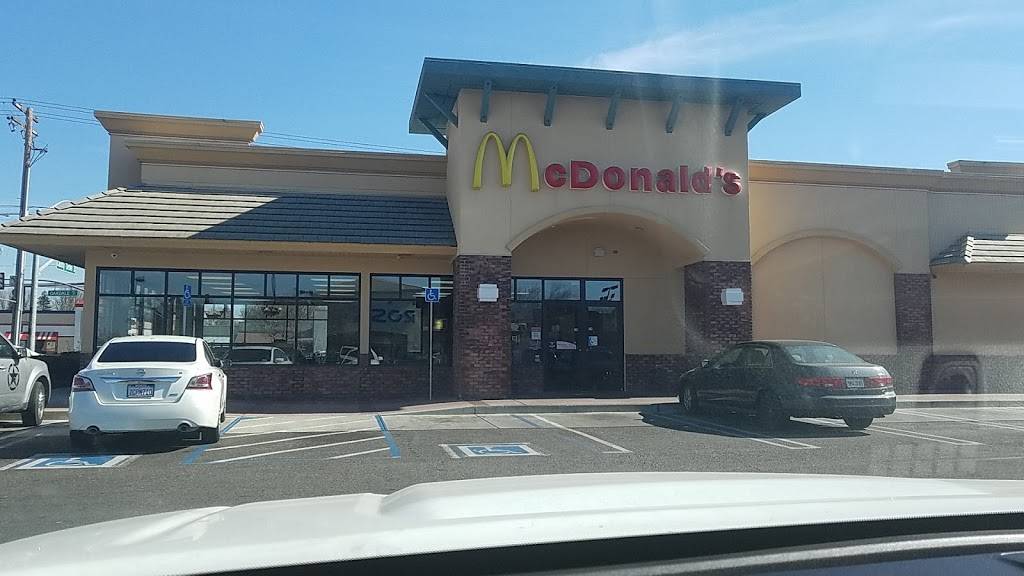 McDonalds | cafe | 801 Oakdale Rd, Modesto, CA 95355, USA | 2095228922 OR +1 209-522-8922