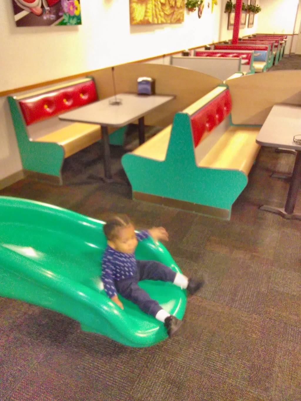 Chuck E. Cheese | restaurant | 5 Towne Centre Way, Hampton, VA 23666, USA | 7578279150 OR +1 757-827-9150