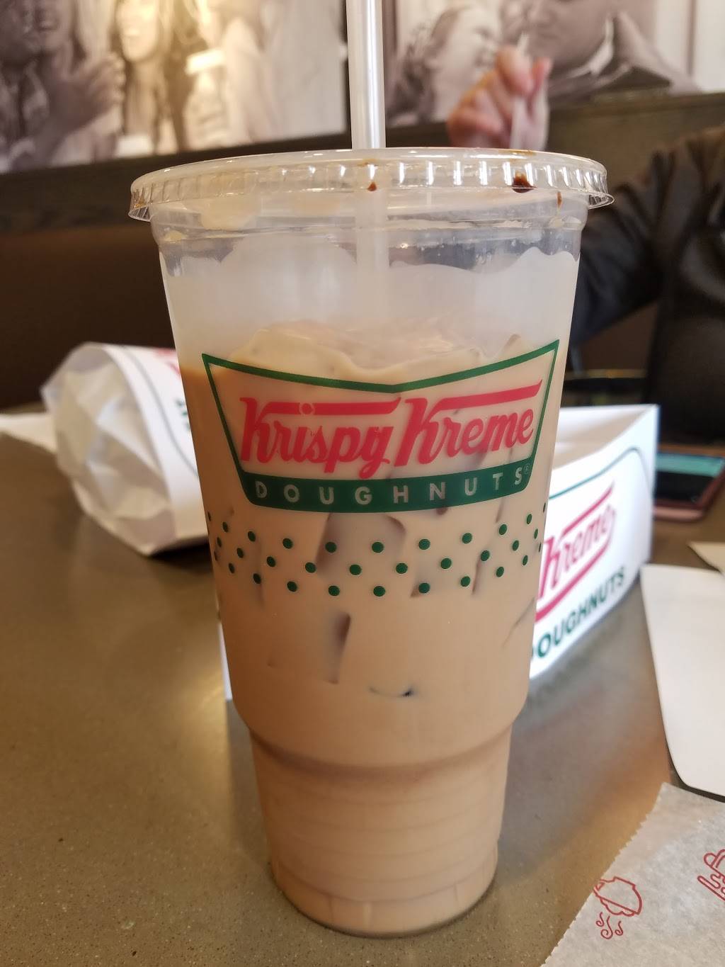 Krispy Kreme | bakery | 410 Center St, Auburn, ME 04210, USA | 2075205030 OR +1 207-520-5030